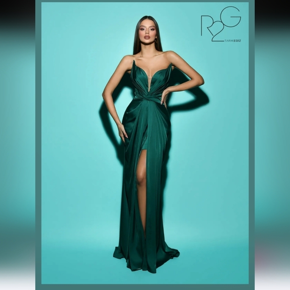 Gorgeous Tarik Ediz evening gown - Picture 2 of 2